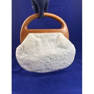 1960s Wooden Handle Handbag Embroidered Ivory Fabric Mid Century Vintage Purse